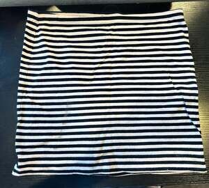 H&M Basic Black and White Striped Mini Skirt Size S